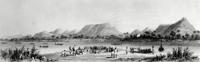 Montañas y canoas de mercado cerca de Bokwen, de 